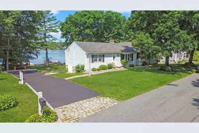 34 Macarthur Dr, Millbury, MA 01527 - Photo 3