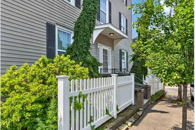 32 Arthur St #2, Beverly, MA 01915 - Photo 5