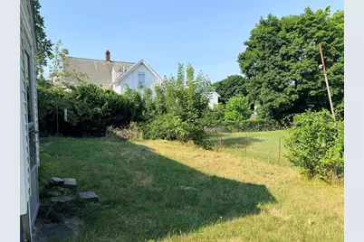 12 Miller St, Blackstone, MA 01504 - Photo 3