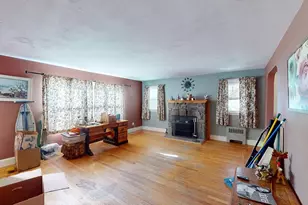 12 Miller St, Blackstone, MA 01504 - Photo 5