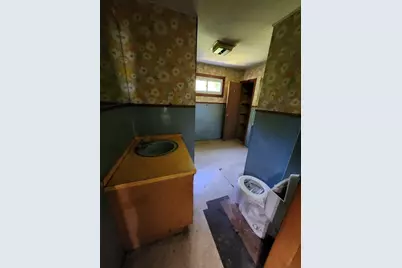 1 Gibbs Ct, Orange, MA 01364 - Photo 31