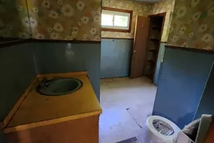 1 Gibbs Ct, Orange, MA 01364 - Photo 31