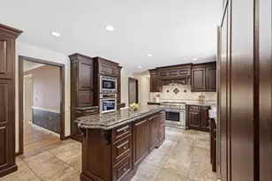 1051 Converse St, Longmeadow, MA 01106 - Photo 9