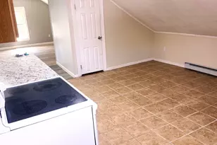 43 Hamilton St, Leominster, MA 01453 - Photo 13