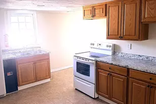 43 Hamilton St, Leominster, MA 01453 - Photo 7
