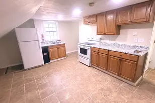 43 Hamilton St, Leominster, MA 01453 - Photo 5