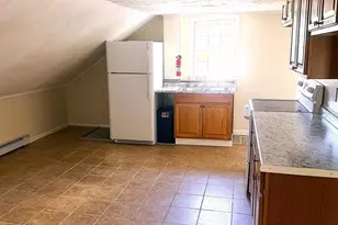43 Hamilton St, Leominster, MA 01453 - Photo 9