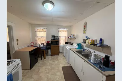 71 Hill St, West Springfield, MA 01108 - Photo 7