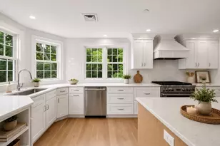 66 Pleasant St, Marblehead, MA 01945 - Photo 11
