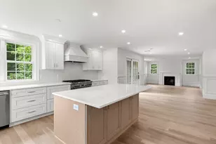 66 Pleasant St, Marblehead, MA 01945 - Photo 15