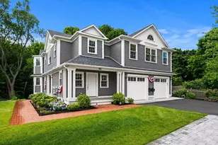 66 Pleasant St, Marblehead, MA 01945 - Photo 3