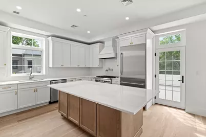 64 Pleasant Street #B, Marblehead, MA 01945 - Photo 3