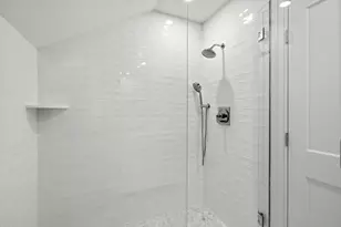64 Pleasant St, Marblehead, MA 01945 - Photo 21