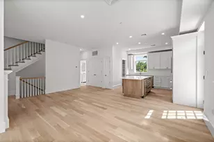 64 Pleasant St, Marblehead, MA 01945 - Photo 5