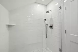 64 Pleasant St, Marblehead, MA 01945 - Photo 21