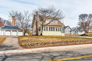 219 Pelham St, Methuen, MA 01844 - Photo 7