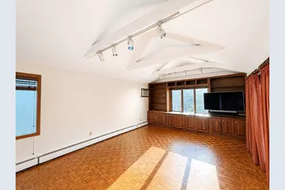 61 Woodlawn Dr, Newton, MA 02467 - Photo 5