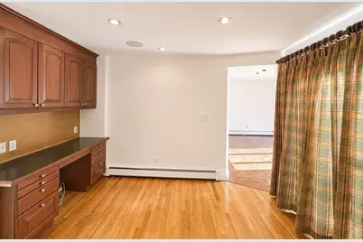 61 Woodlawn Dr, Newton, MA 02467 - Photo 3