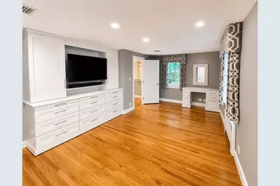 61 Woodlawn Dr, Newton, MA 02467 - Photo 9