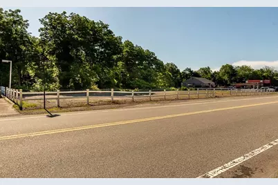1063 Newman Ave, Seekonk, MA 02771 - Photo 1