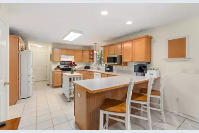 31 Butterworth Dr, Attleboro, MA 02703 - Photo 7