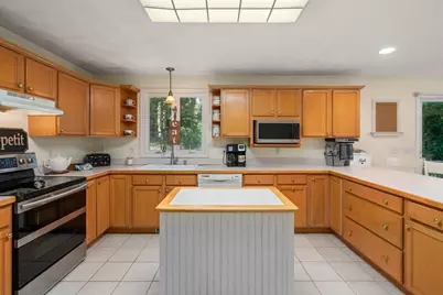 31 Butterworth Dr, Attleboro, MA 02703 - Photo 9