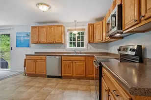 165 Rollstone St, Fitchburg, MA 01420 - Photo 5