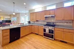 11 Oakland St, Lexington, MA 02420 - Photo 9