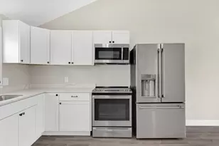 24 Daley St, Chicopee, MA 01013 - Photo 9