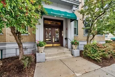 92 Gordon St #301, Boston, MA 02135 - Photo 9
