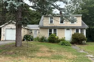 2 Barden Ln, Warren, RI 02885 - Photo 1
