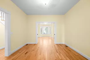 20 Linden St, Holyoke, MA 01040 - Photo 7
