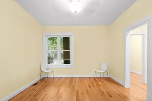 20 Linden St, Holyoke, MA 01040 - Photo 9