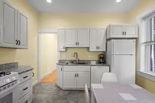 20 Linden St, Holyoke, MA 01040 - Photo 11