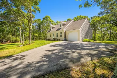 29 Carleton Dr, Mashpee, MA 02649 - Photo 3