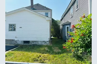 159 Ludlam St, Lowell, MA 01850 - Photo 27
