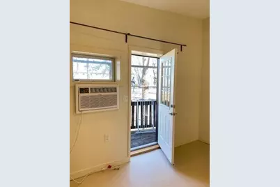 93 Harvey St #3, Cambridge, MA 02140 - Photo 9