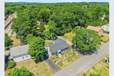 10 Willow St, Braintree, MA 02184 - Photo 33