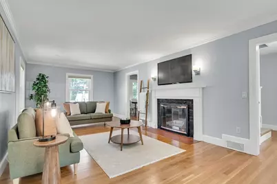 16 Roundwood Rd, Newton, MA 02464 - Photo 5