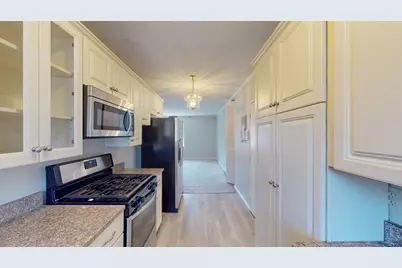 137 Lake Shore Rd #4, Boston, MA 02135 - Photo 5
