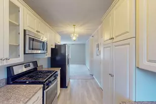 137 Lake Shore Rd, Boston, MA 02135 - Photo 5