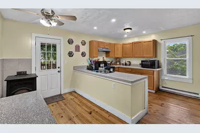 10 Burnett, Fitchburg, MA 01420 - Photo 9