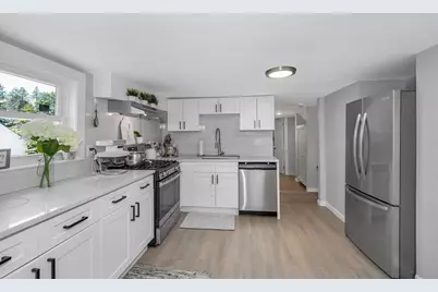 13 Hamilton St, Framingham, MA 01701 - Photo 21
