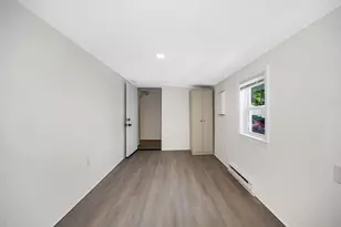 13 Hamilton St, Framingham, MA 01701 - Photo 17