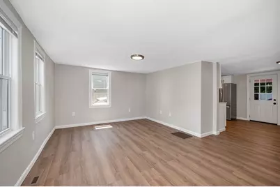 13 Hamilton St, Framingham, MA 01701 - Photo 7