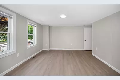 13 Hamilton St, Framingham, MA 01701 - Photo 11