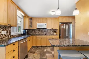 5 Paradise Rd, Beverly, MA 01915 - Photo 13