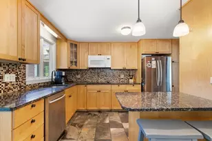 5 Paradise Rd, Beverly, MA 01915 - Photo 9