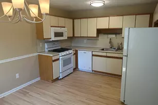 84 Tennis Plaza Rd, Dracut, MA 01826 - Photo 5