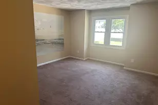 84 Tennis Plaza Rd, Dracut, MA 01826 - Photo 9